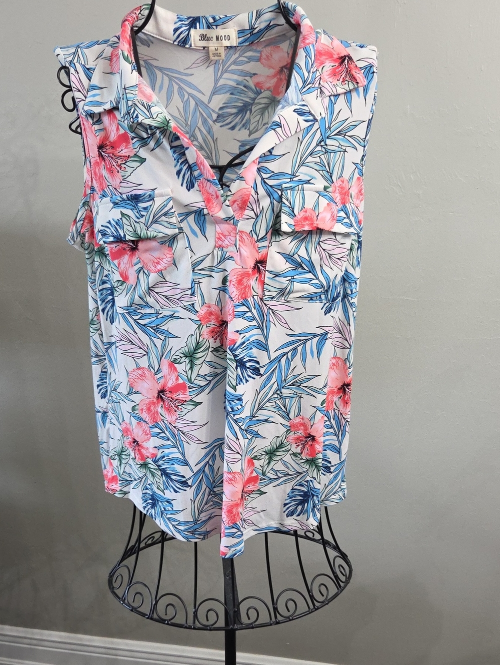 Blue Mood White Floral Sleeveless Tunic with Pink Flowers